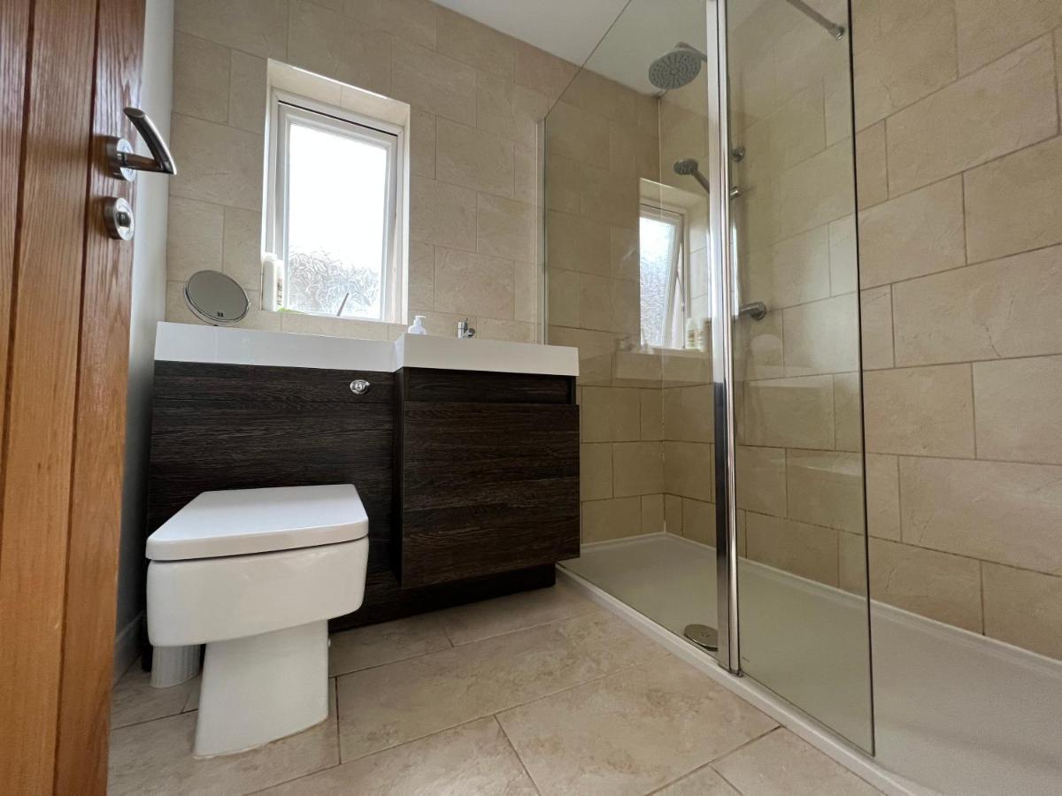 Gower Getaway - Parking & Ensuite Swansea Exterior photo